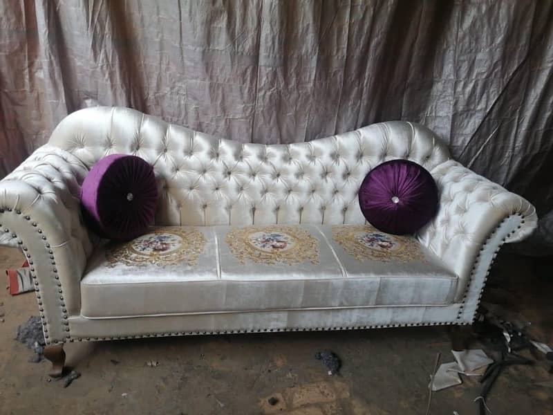 Sofa Kushan maker ki zarorat hey 2