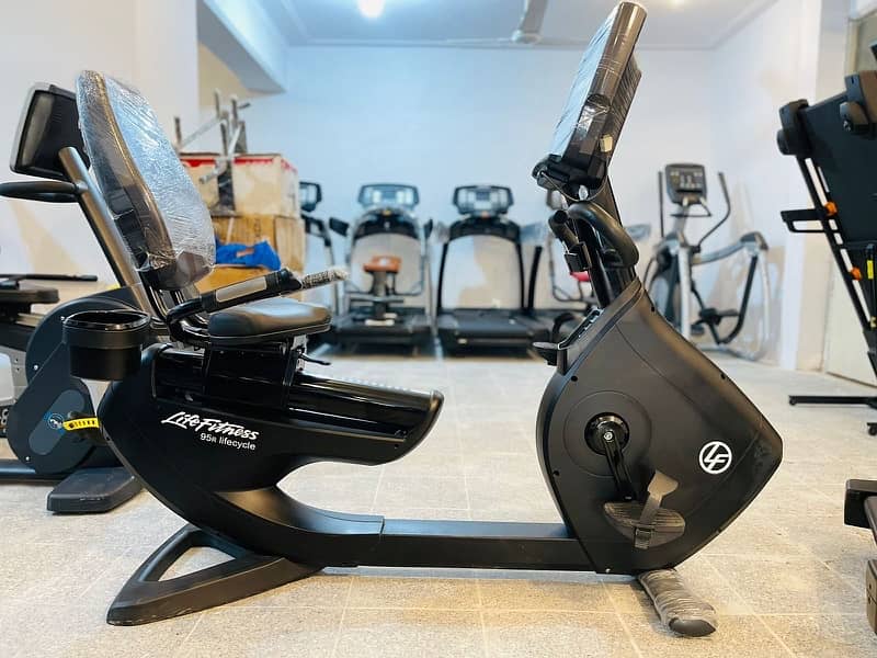 life fitness treadmill,elliptical,spin bike,recumbent bike available 4