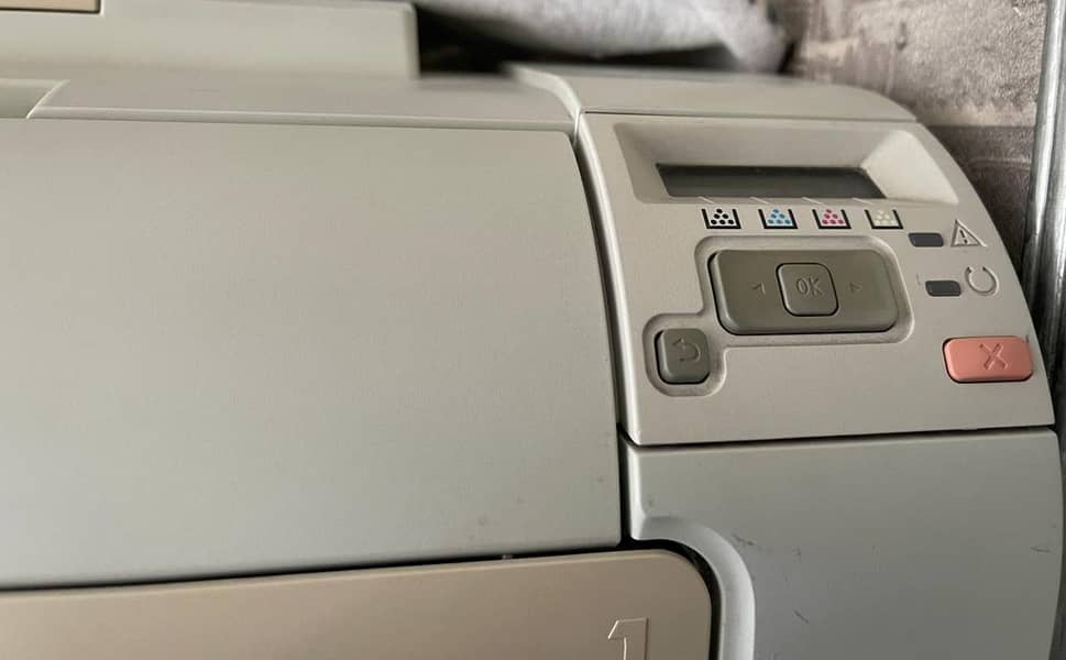 HP Color Laser Jet CP2025 2