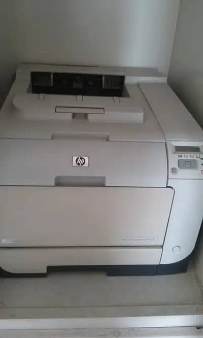 HP Color Laser Jet CP2025 0