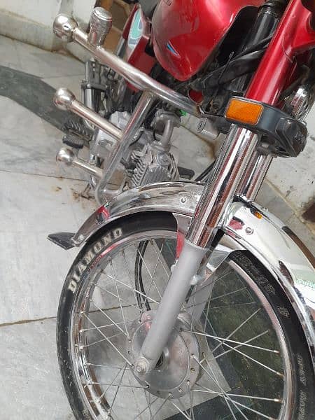 Honda CD 70 2018 model in good condition with original tank and sides 1