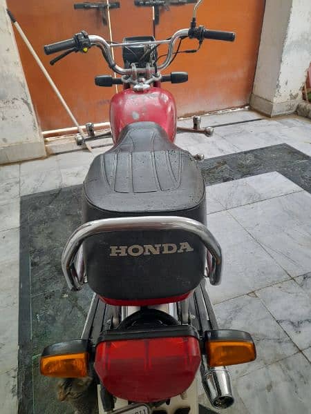 Honda CD 70 2018 model in good condition with original tank and sides 18