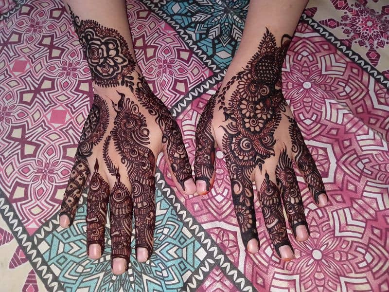 Mehndi artist 0