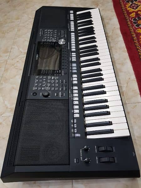 Yamaha PSR s975 keyboard (1200 $) 3