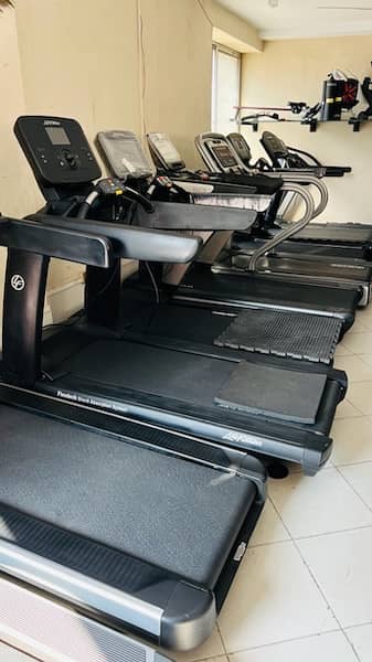 treadmill,elliptical,rowing machine,spin bike, 17