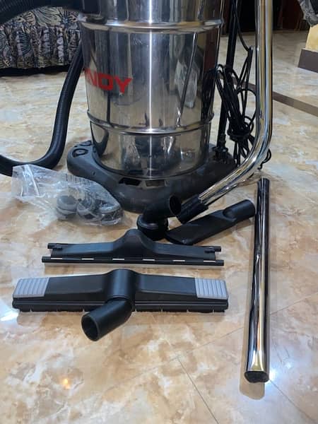 WINDY 365 IR vacuum cleaner For home ,Masque , service station . 3