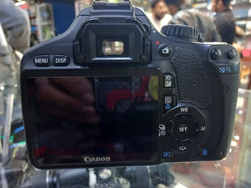 Canon 550D DSLR camera 1