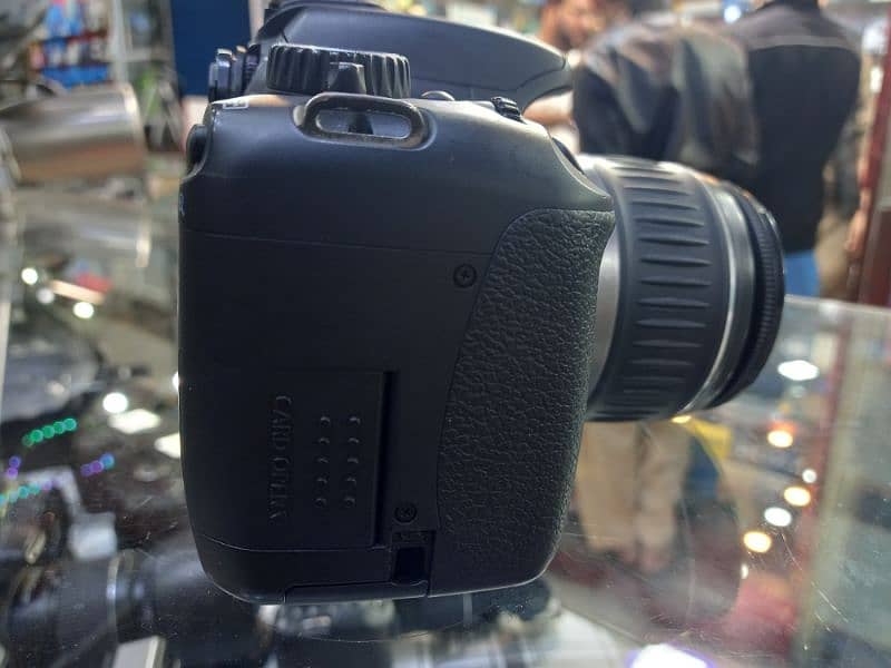 Canon 550D DSLR camera 2