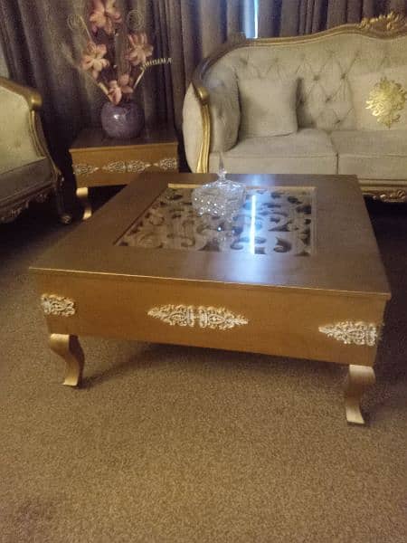 1 center table with 2 sides table,1 side table is brand new (unpacked) 0