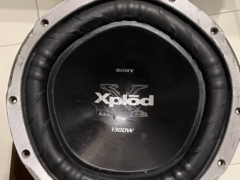 Sony Xplod subwoofer. Genuine , made in Thailand. Imported 2