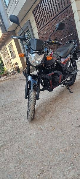 Suzuki GR150 Excellent Condition - Black-Islamabad 4