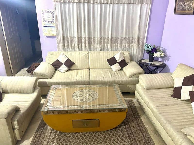 Sofa Set 6 Seater in Excellent Condition 0