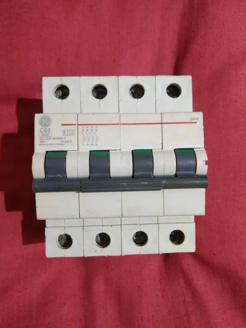 63 A 4 pole breaker 400 v 0