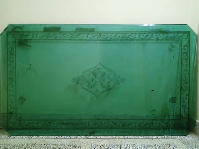 4"*7" green color embossed design glass table top for sale like new 0
