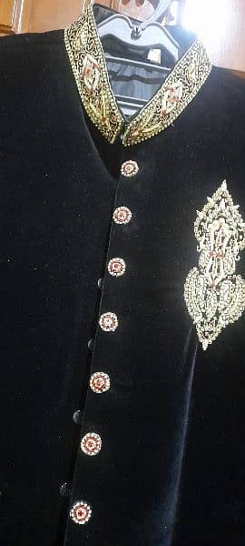 beautiful embroided sherwani with groom cap only 3hour used 5