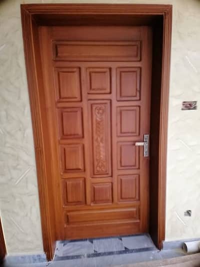 Oil Paint and Designing Antique and Polish Door Home Roof