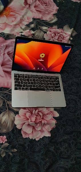 Apple Macbook Pro 2017 16GB wali 2