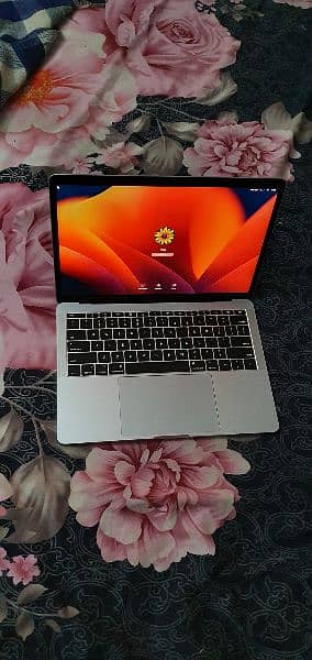 Apple Macbook Pro 2017 16GB wali 3