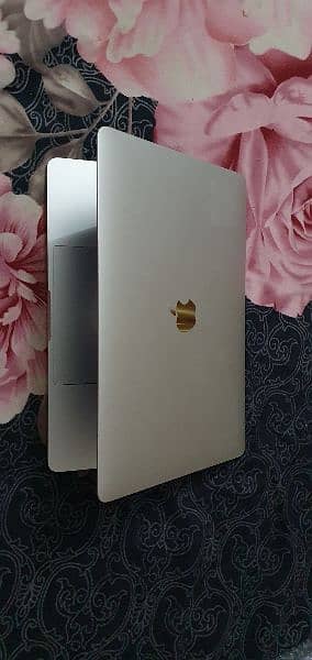 Apple Macbook Pro 2017 16GB wali 5