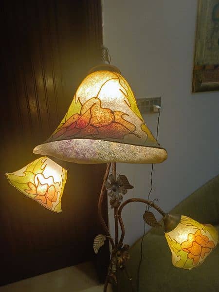 Beautiful standing lamp  3 lights with fiber glass   shades 1