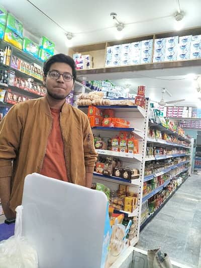 One person required for store work