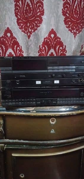 i m selling kenwood emplifier and equalizer 1