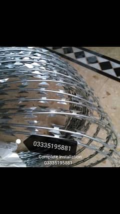 Home Safety Razor Wire Chainlink Fence  Barbed Wire Security Grill