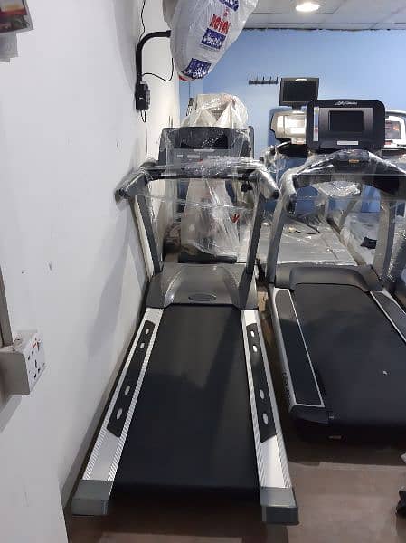 Precor| Startrac| Lifefitness American Gym Equipments ,Treadmils 3