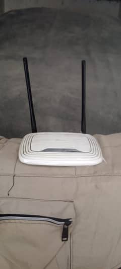Router available in discounted price with adapter fresh Condition