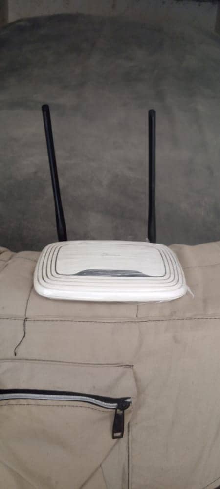 Router available in discounted price with adapter fresh Condition 0