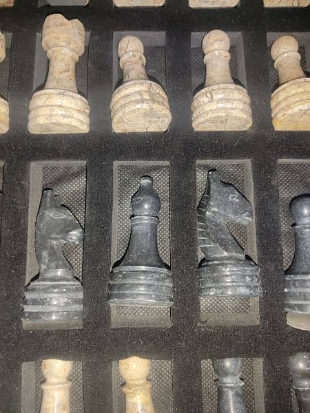 LUXIRY HAND CRAFTED CHESS 8