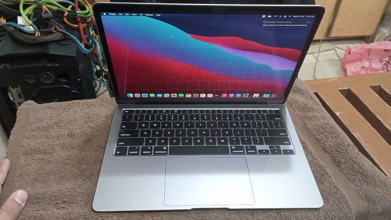 MacBook Pro 2016 & 2017 13 Inch Touch Bar & Non Touch Bar 1