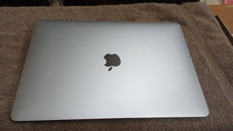 MacBook Pro 2016 & 2017 13 Inch Touch Bar & Non Touch Bar 15