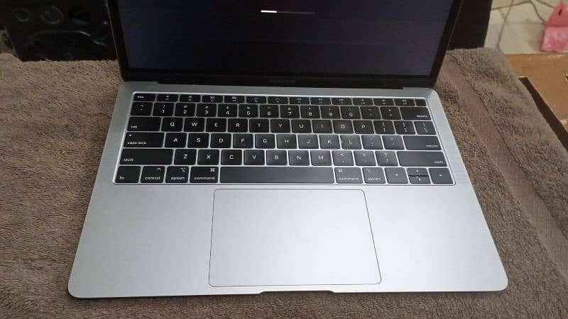 MacBook Pro 2016 & 2017 13 Inch Touch Bar & Non Touch Bar 18