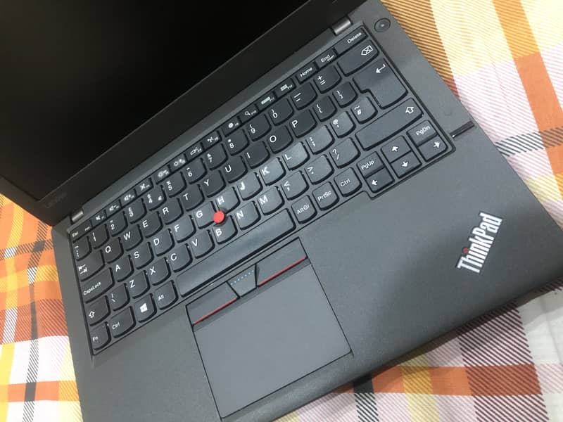 Lenovo Thinkpad x260  8/256 Core i5 6th generation 1