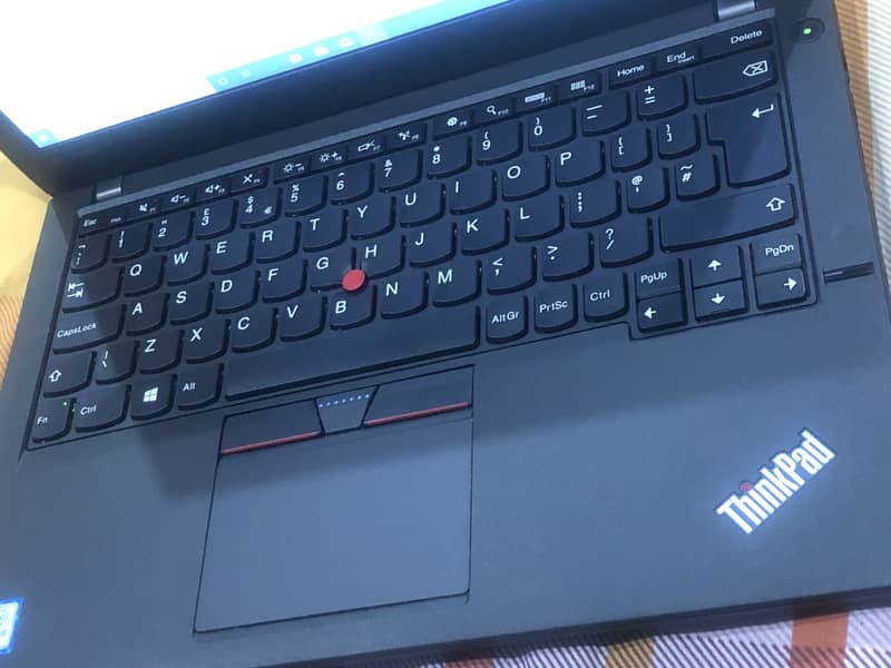 Lenovo Thinkpad x260  8/256 Core i5 6th generation 4