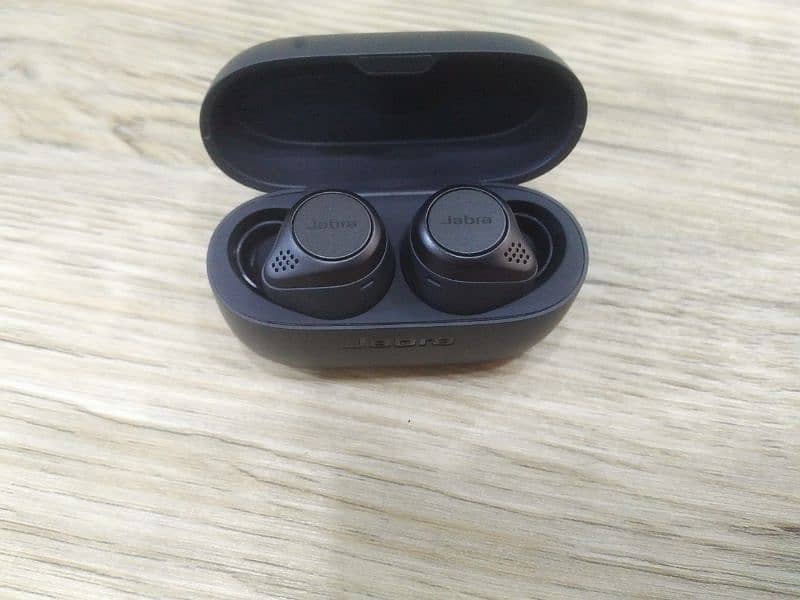 jabra elite active 75t airbuds original Good sound quality 0