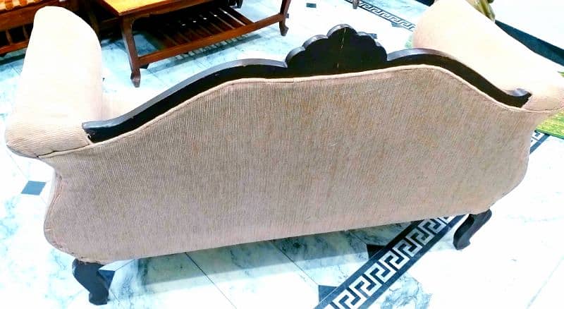 Devan Sofa 1