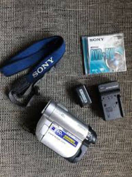 Sony Handycam DCR-DVD 610E (Japan) 5