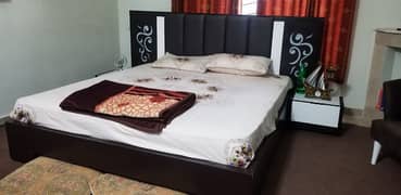 complete bed set/new bed & 2 side tables & dressing table bed set