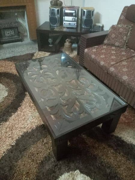 Very beautiful center carved table available03335138001 0