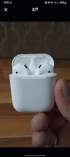 Orignal Apple Airpods 2nd Generation Good Condition Battery issue 1