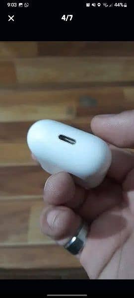 Orignal Apple Airpods 2nd Generation Good Condition Battery issue 2