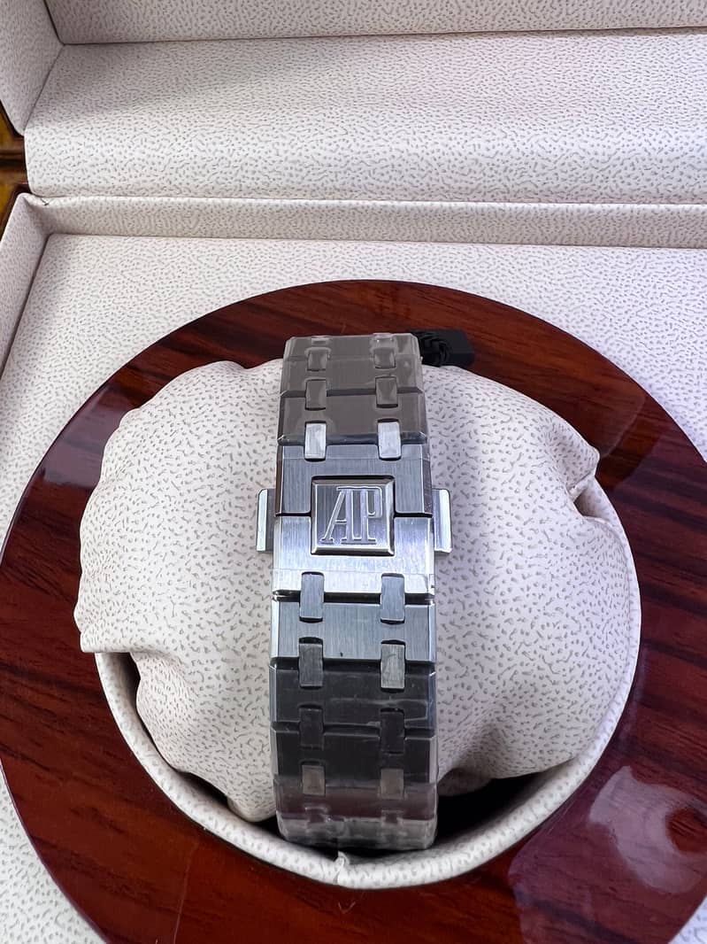 AUDEMARS PIGUET STONES WATCHES 2