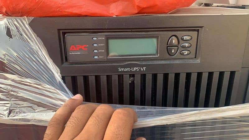 Online Apc UPS 1kva, 2kva box pack ,for Medical,data centers,others 8