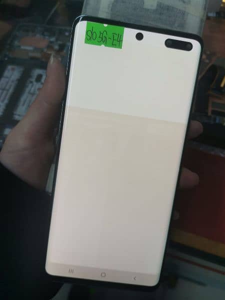 S10 5g original screen available on good price 3