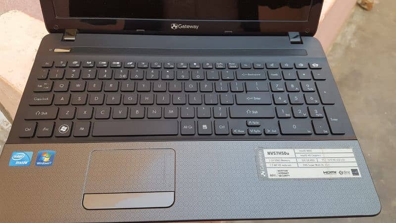 Gateway laptop for sell 500 gb hard disk excellent Condition 3