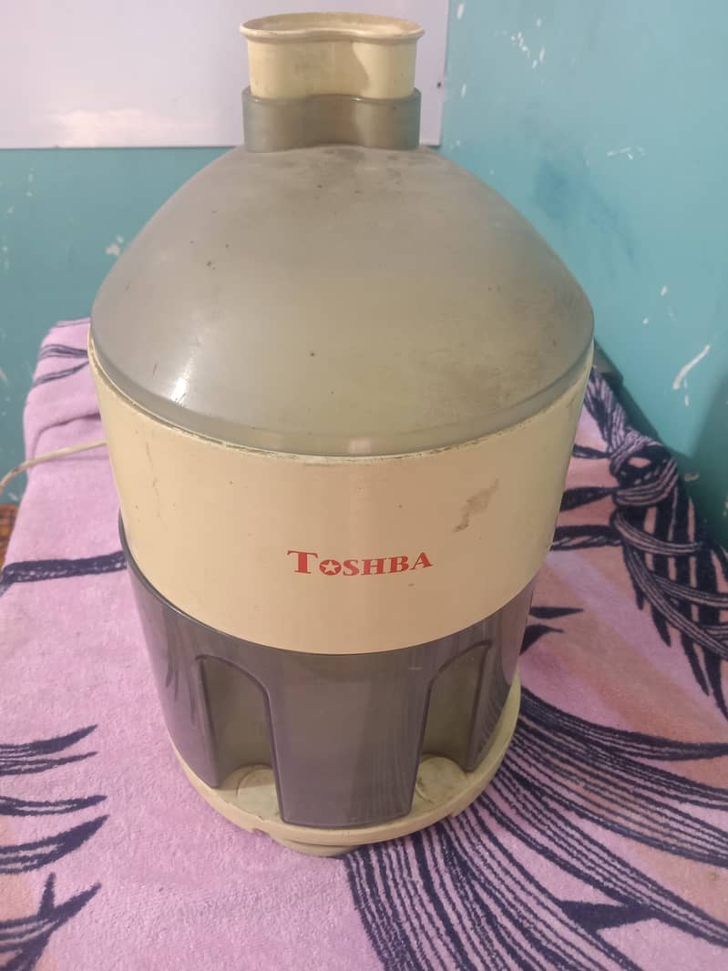 Toshba pure cooper Gajjar juicer machine 1