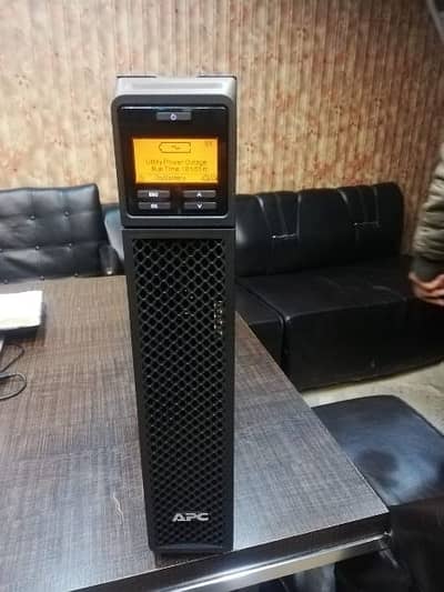 APC Smart UPS 3000VA LCD 230V SRT3000XLI SRT2200XLI