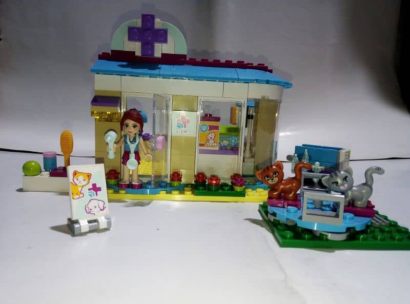LEGO Friends 41085 Vet Clinic  with mia- 100% Complete 10